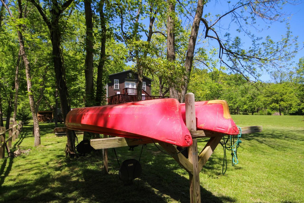 Bear Valley- Riverfront With Hot Tub! 루레이 외부 사진